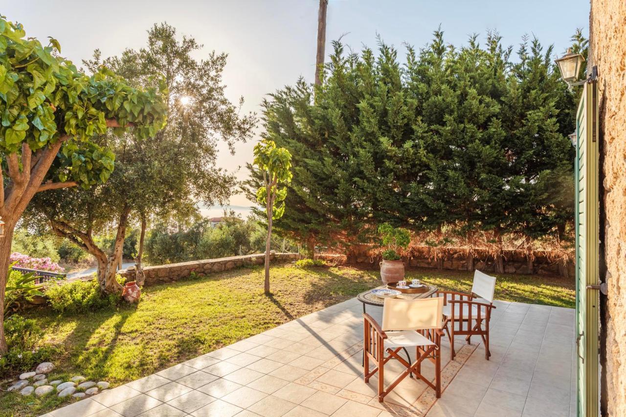 Apartamento Lavender Garden Retreat - Secluded Seaside Getaway Kotronion  Exterior foto